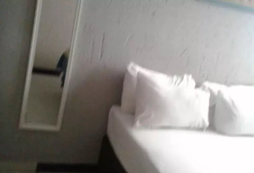 ペンション Royal Crown Guesthouse
