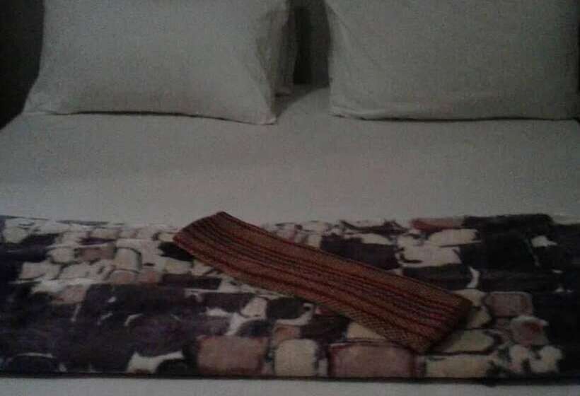 پانسیون Royal Crown Guesthouse