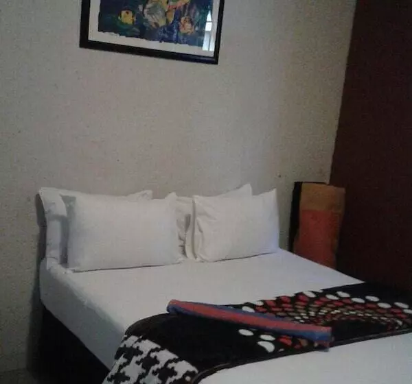 ペンション Royal Crown Guesthouse
