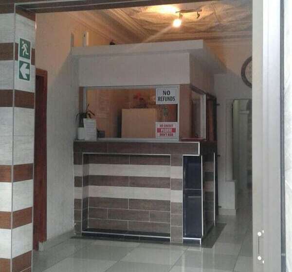 پانسیون Royal Crown Guesthouse