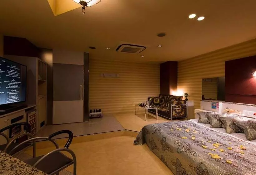 Hotelli Restay Tina Grace