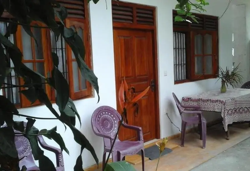 ペンション Ameesha Guesthouse