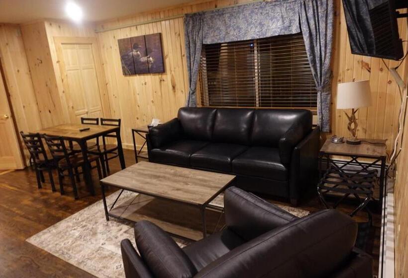 호스텔 Rangeley Saddleback Inn