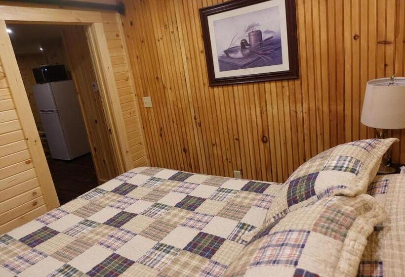 호스텔 Rangeley Saddleback Inn