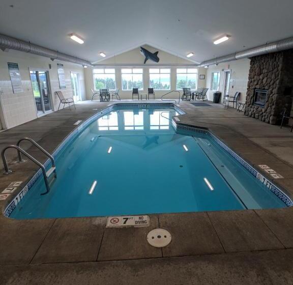 호스텔 Rangeley Saddleback Inn