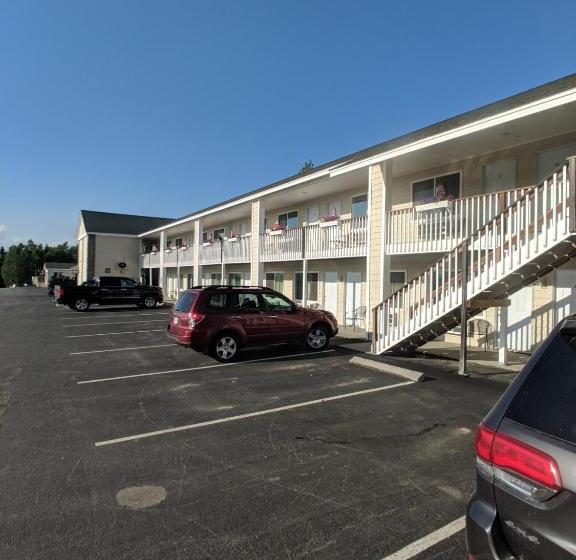 호스텔 Rangeley Saddleback Inn