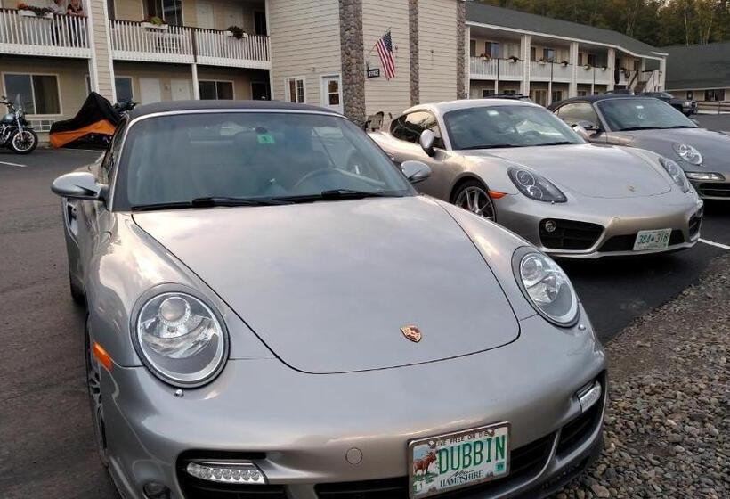 호스텔 Rangeley Saddleback Inn