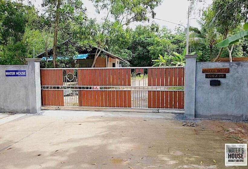 پانسیون Water S House