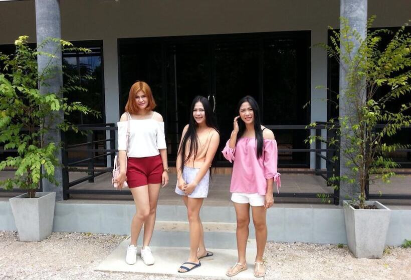 پانسیون Water S House