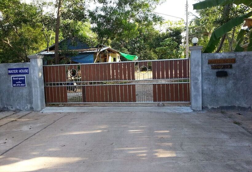 پانسیون Water S House