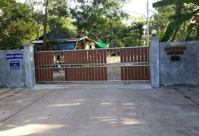 پانسیون Water S House
