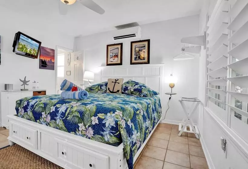 Hotelli Island Bay Resort