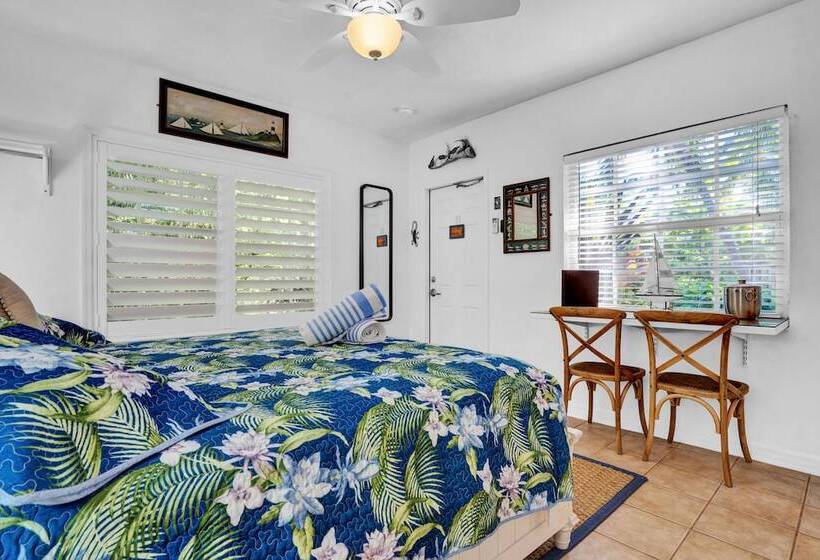 Otel Island Bay Resort