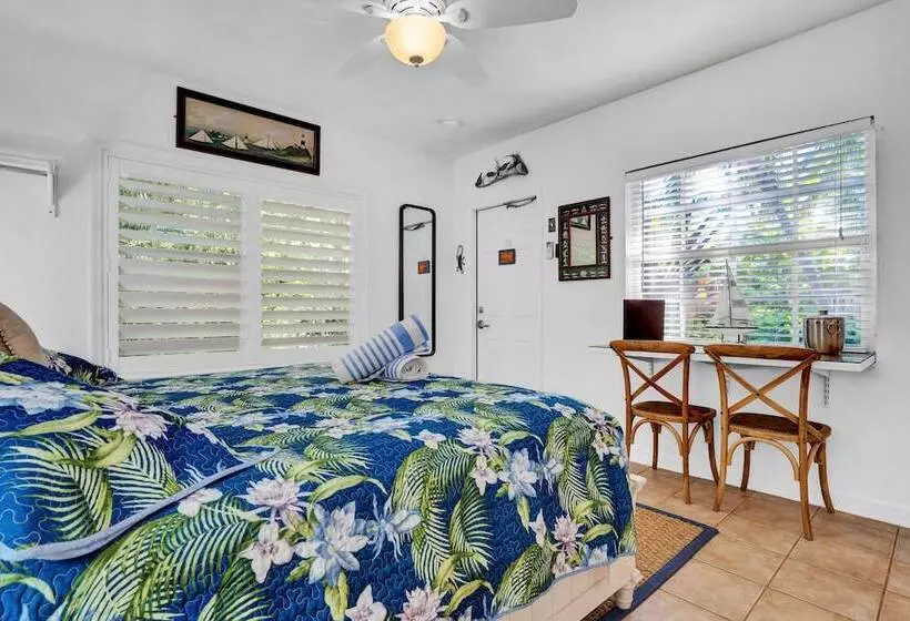 Hotelli Island Bay Resort