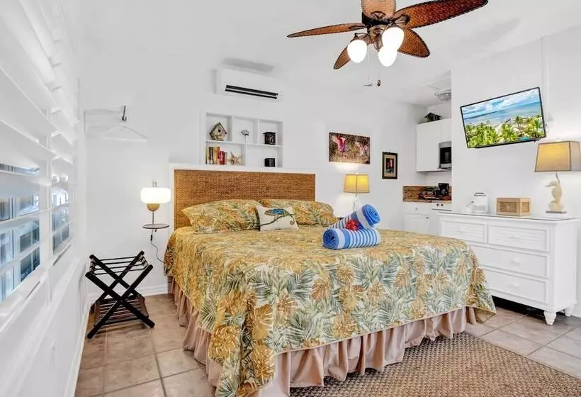 Hotelli Island Bay Resort