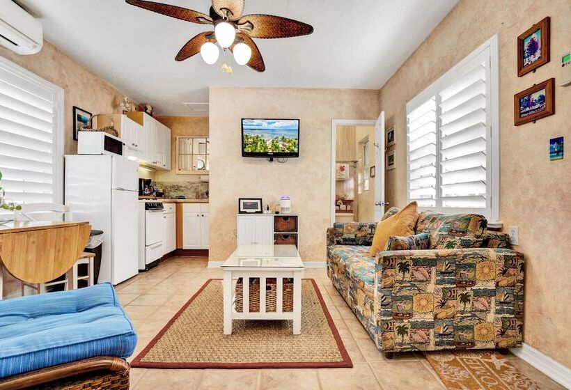 Otel Island Bay Resort