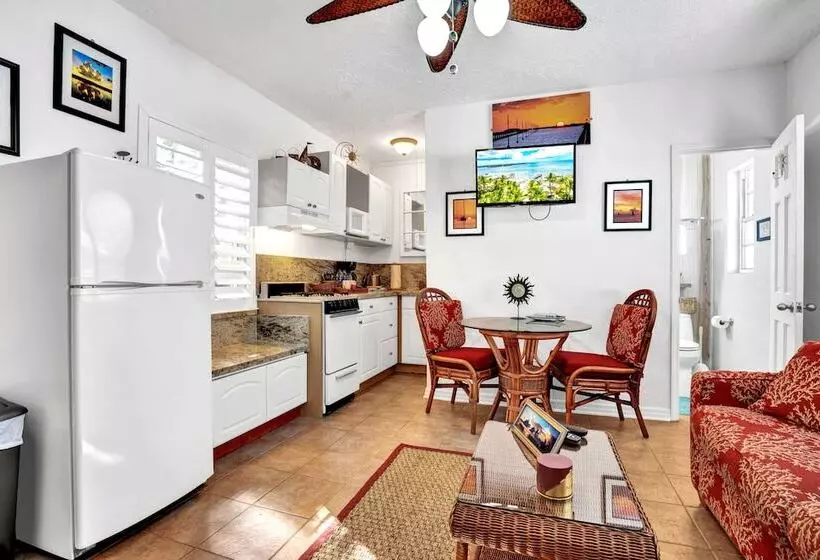 Hotelli Island Bay Resort