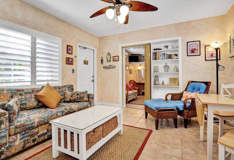 Otel Island Bay Resort