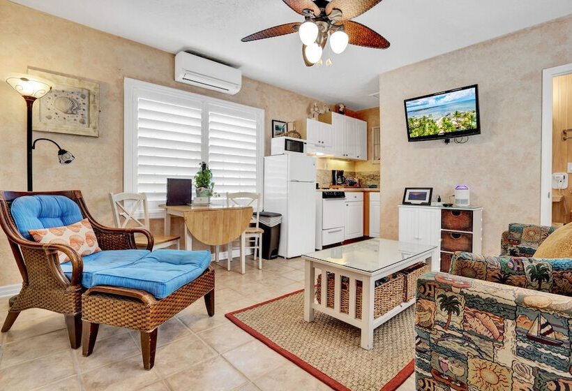 Otel Island Bay Resort