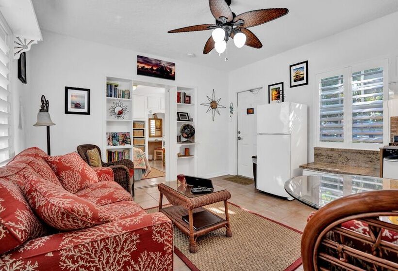 Otel Island Bay Resort