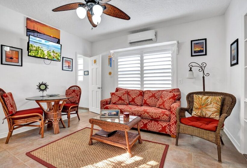 Otel Island Bay Resort