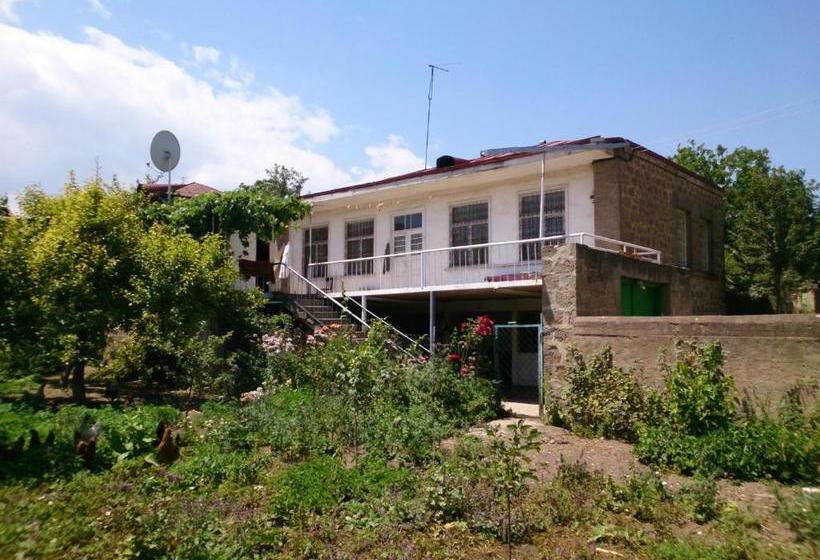 پانسیون Artush & Donaras B&b