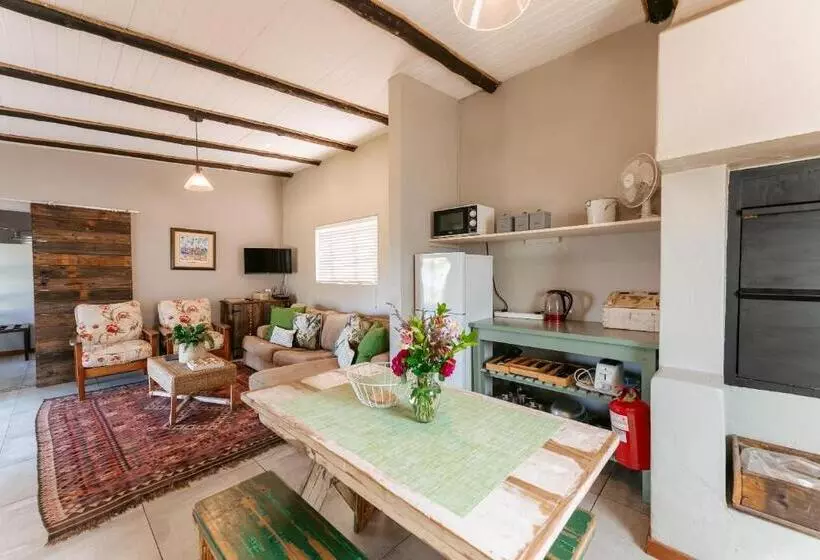 Majatalo Dennehof Farm Guesthouse