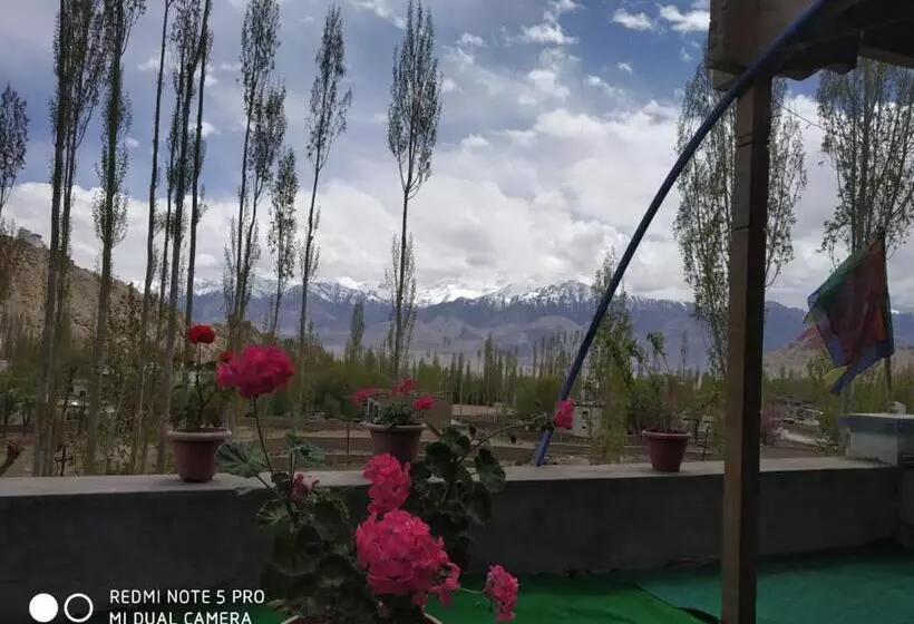 Majatalo The Morning Sky