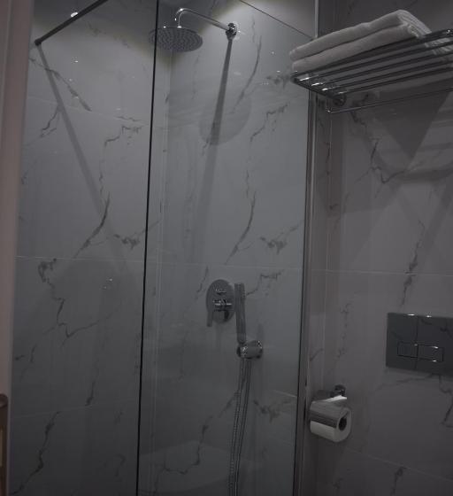 پانسیون Elena