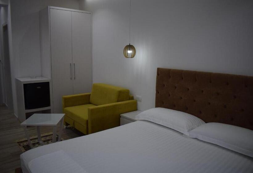 پانسیون Elena