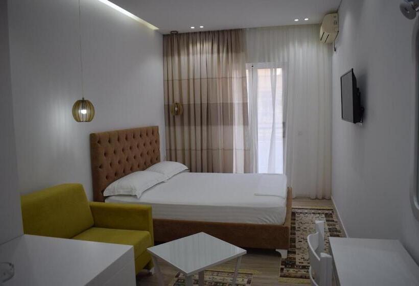 پانسیون Elena