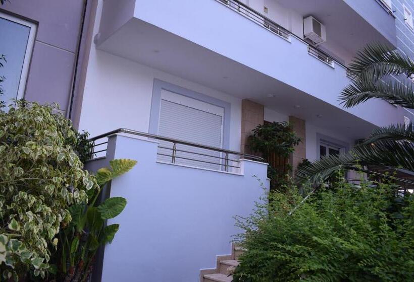 پانسیون Elena