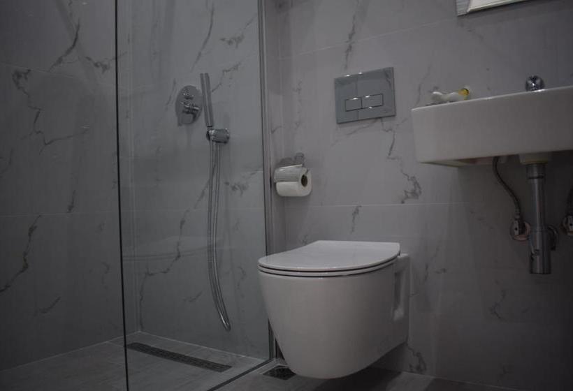 پانسیون Elena