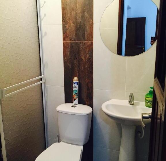 פנסיון Casa Helga A Dos Cuadras De La Basílica, Casa Entera Con Jardín Amplio, 6 Habitaciones, 5 Baños, Coc