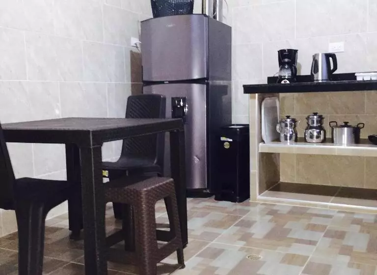 Majatalo Casa Helga A Dos Cuadras De La Basílica, Casa Entera Con Jardín Amplio, 6 Habitaciones, 5 Baños, Coc