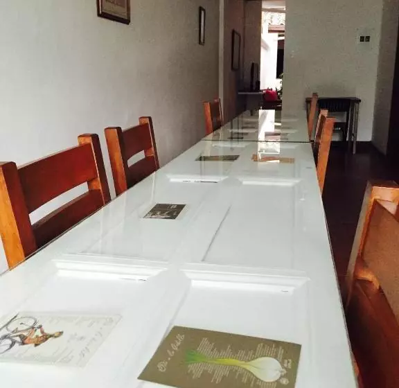 Majatalo Casa Helga A Dos Cuadras De La Basílica, Casa Entera Con Jardín Amplio, 6 Habitaciones, 5 Baños, Coc