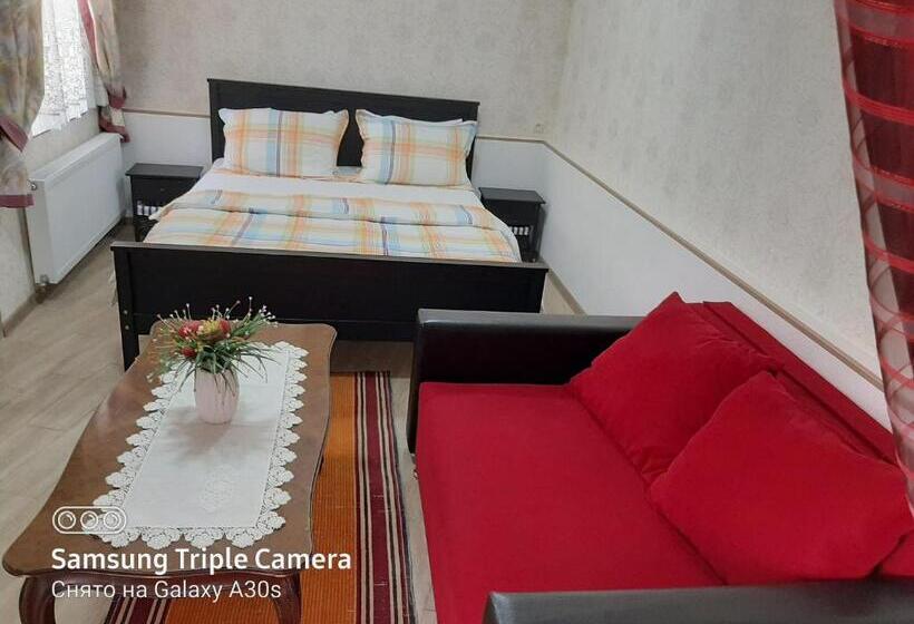 پانسیون Guest House Ucha