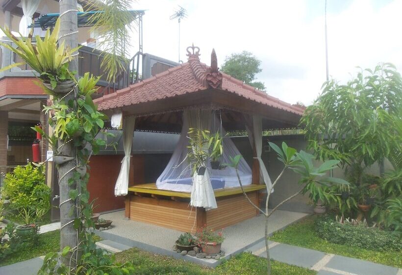 펜션 Summer Guesthouse Lovina