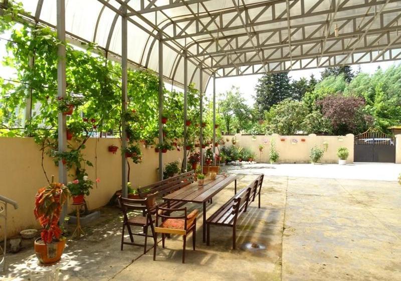 پانسیون Guesthouse On Zheleznodorozhnaya