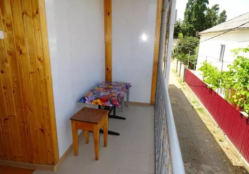 پانسیون Guesthouse On Zheleznodorozhnaya