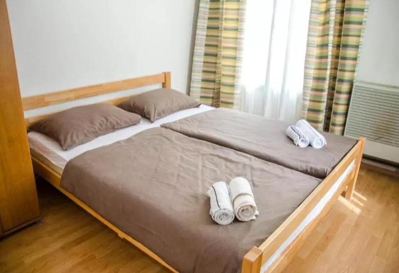 پانسیون Guesthouse Unique