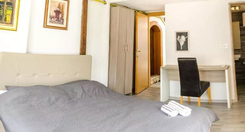 پانسیون Guesthouse Unique