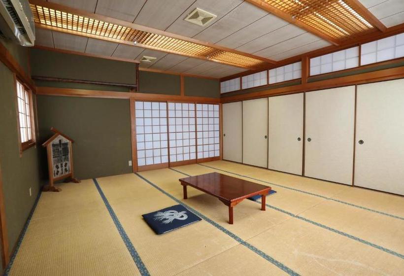 ペンション Guesthouse Hikari