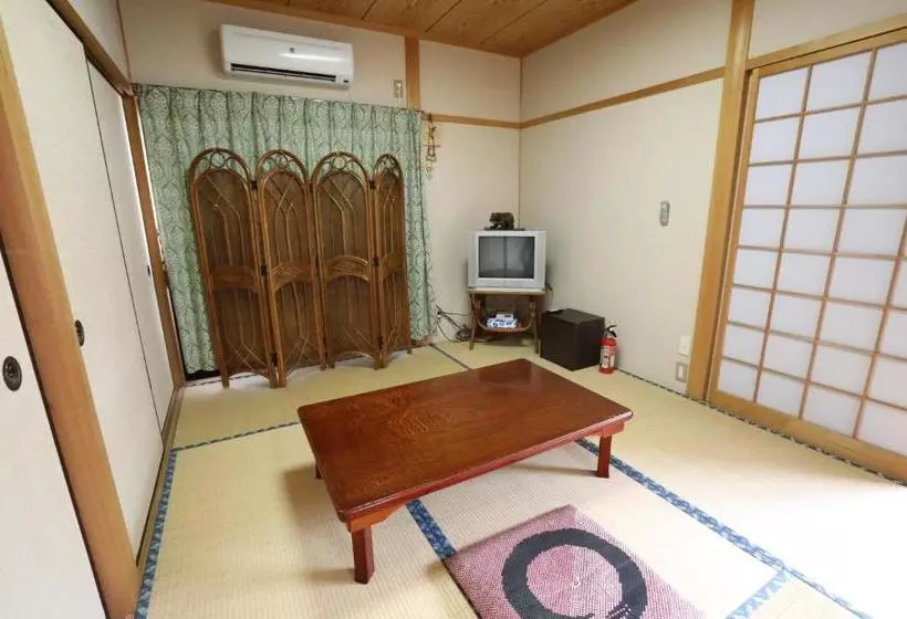 ペンション Guesthouse Hikari