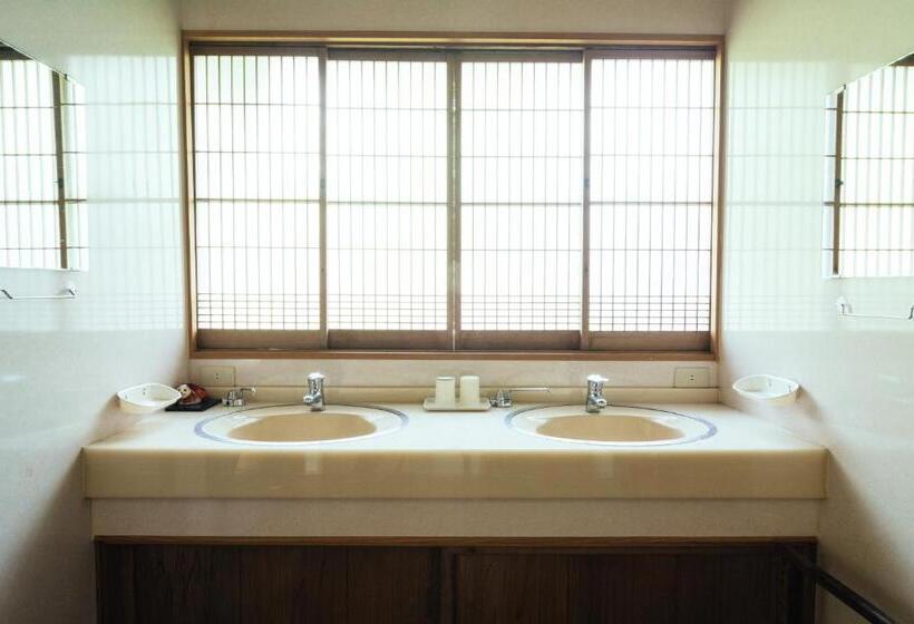 بنسيون 高野山 宿坊 増福院  Koyasan Shukubo Zofukuin