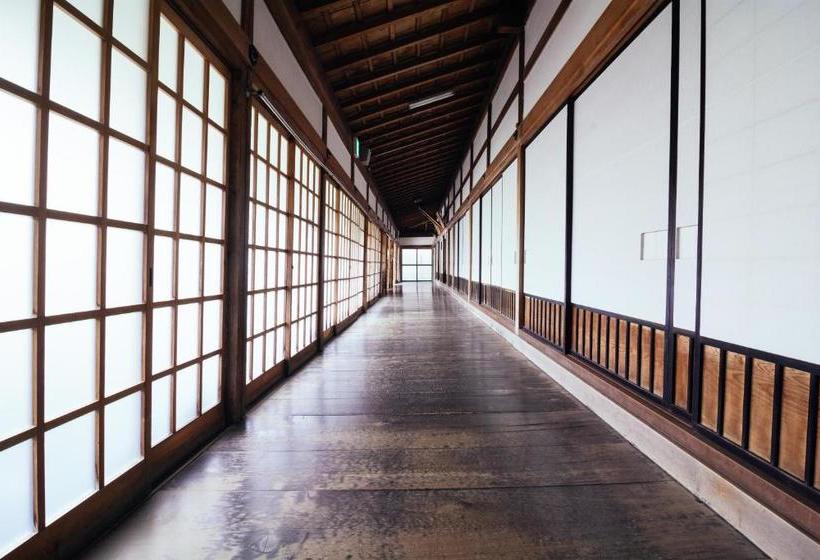 بنسيون 高野山 宿坊 増福院  Koyasan Shukubo Zofukuin