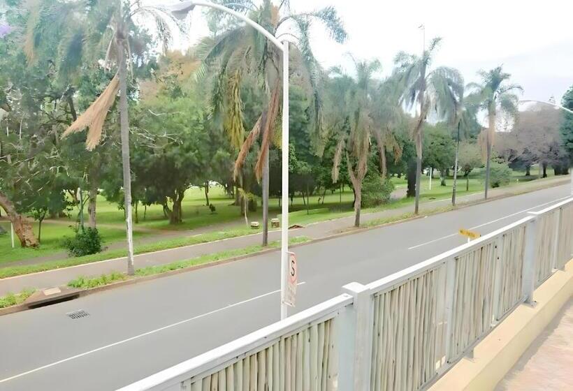 פנסיון Kzn Park View Guest House