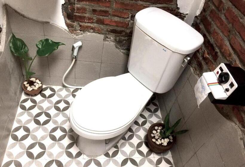 פנסיון Nomore Gallery And Guesthouse