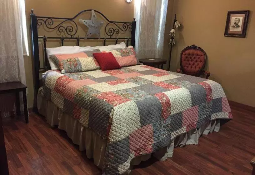 Virgil's Corner B & B