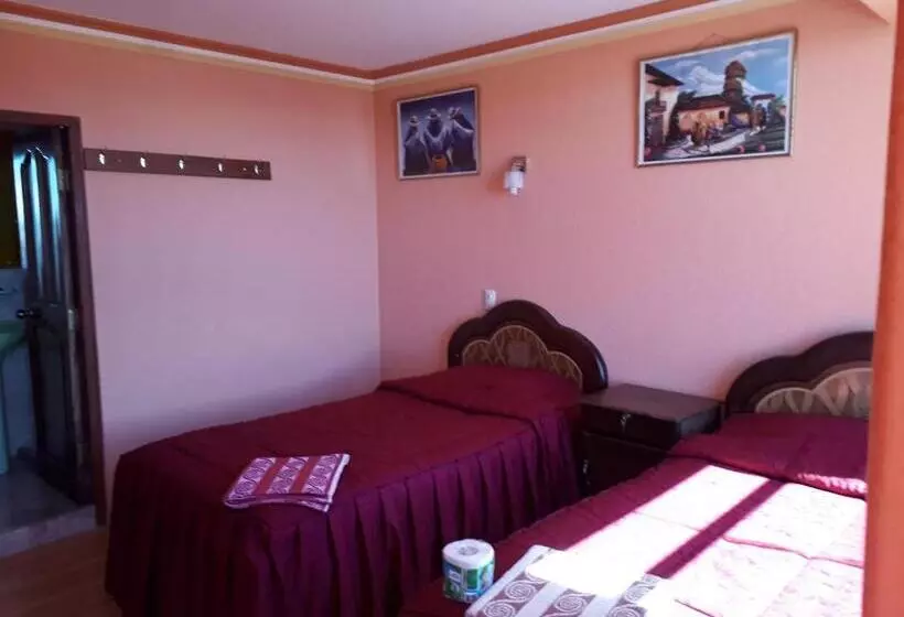 پانسیون Hostal Restauran Flor De Mi Tierra